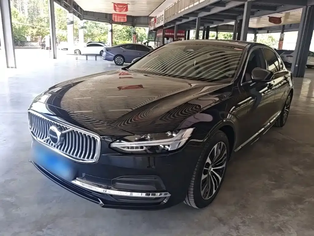 Volvo S90 — фото 1
