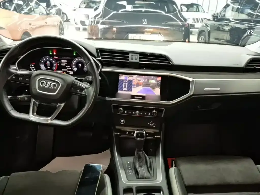 Audi Q3 — фото 8