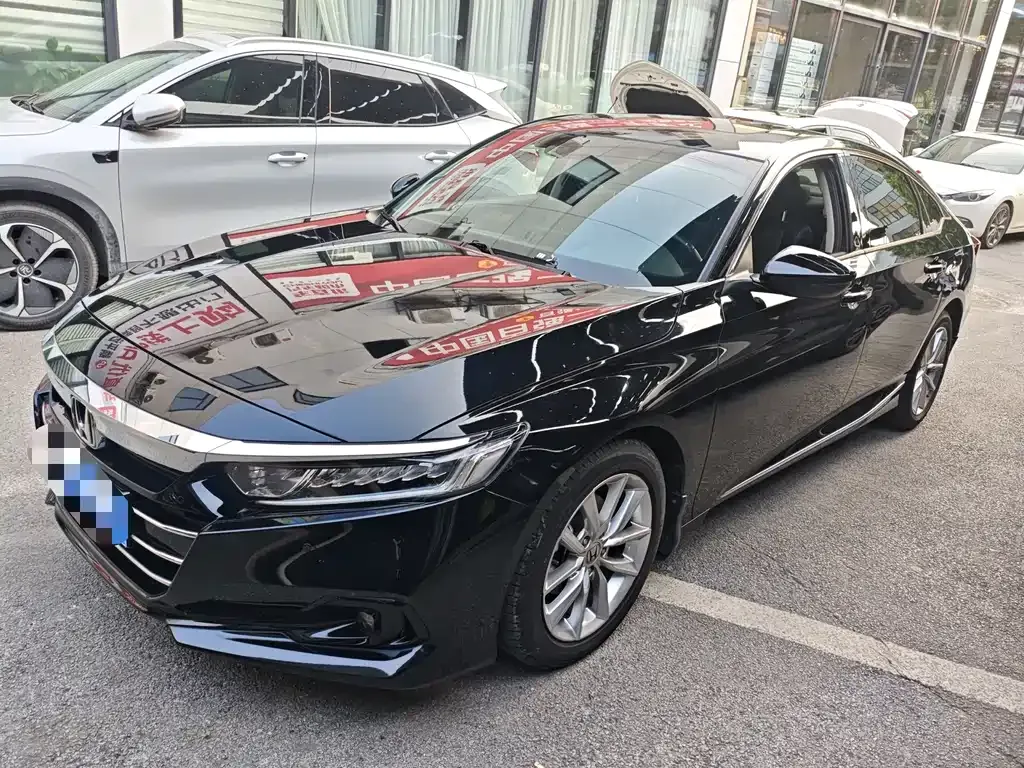Honda Accord — фото 1