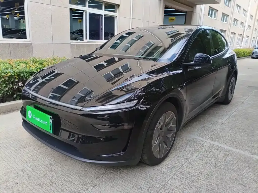 Tesla Model Y L — фото 7