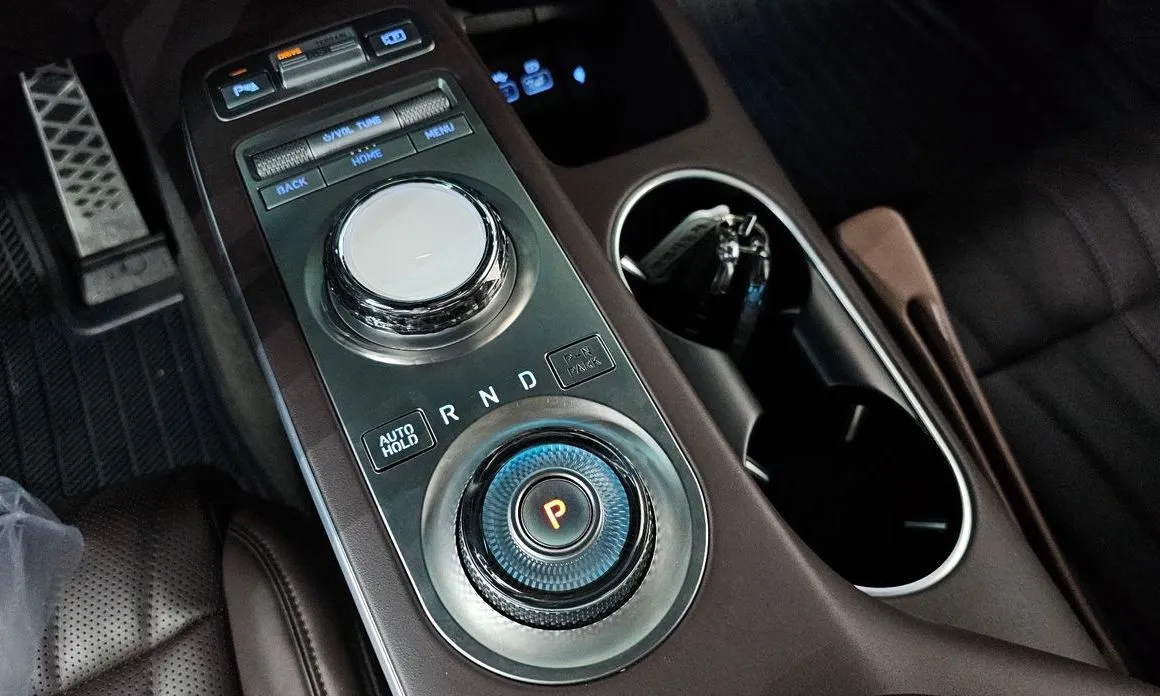 Genesis GV70 — фото 10