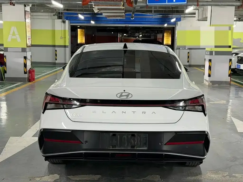 Hyundai Elantra — фото 4