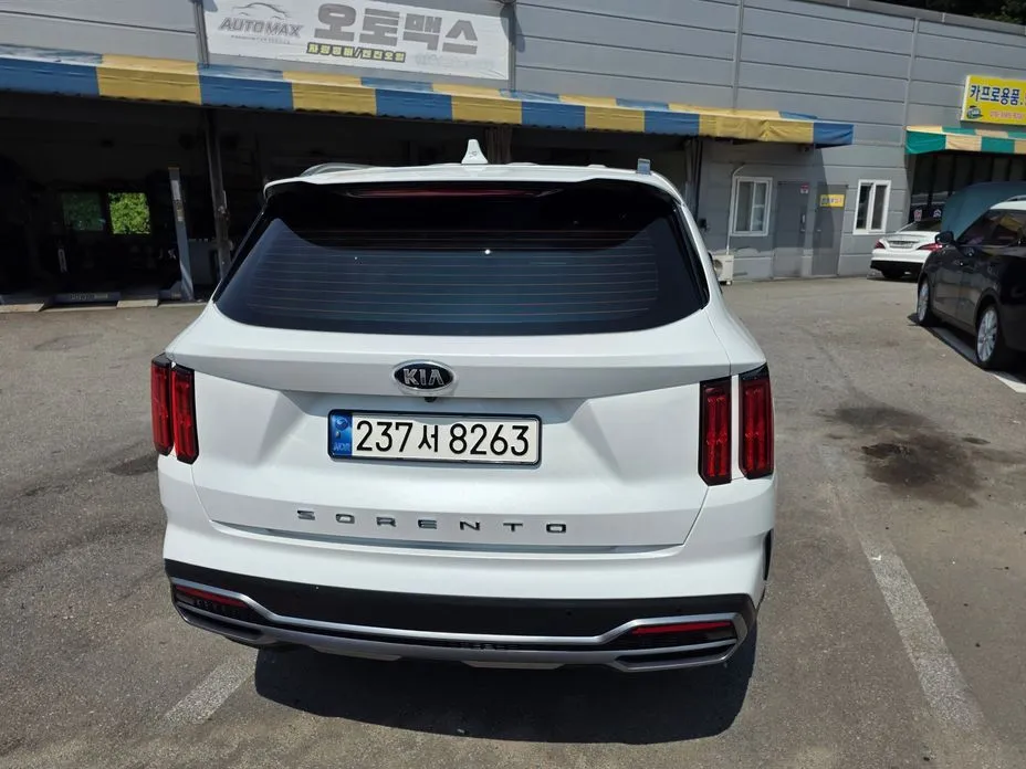 Kia Sorento — фото 10