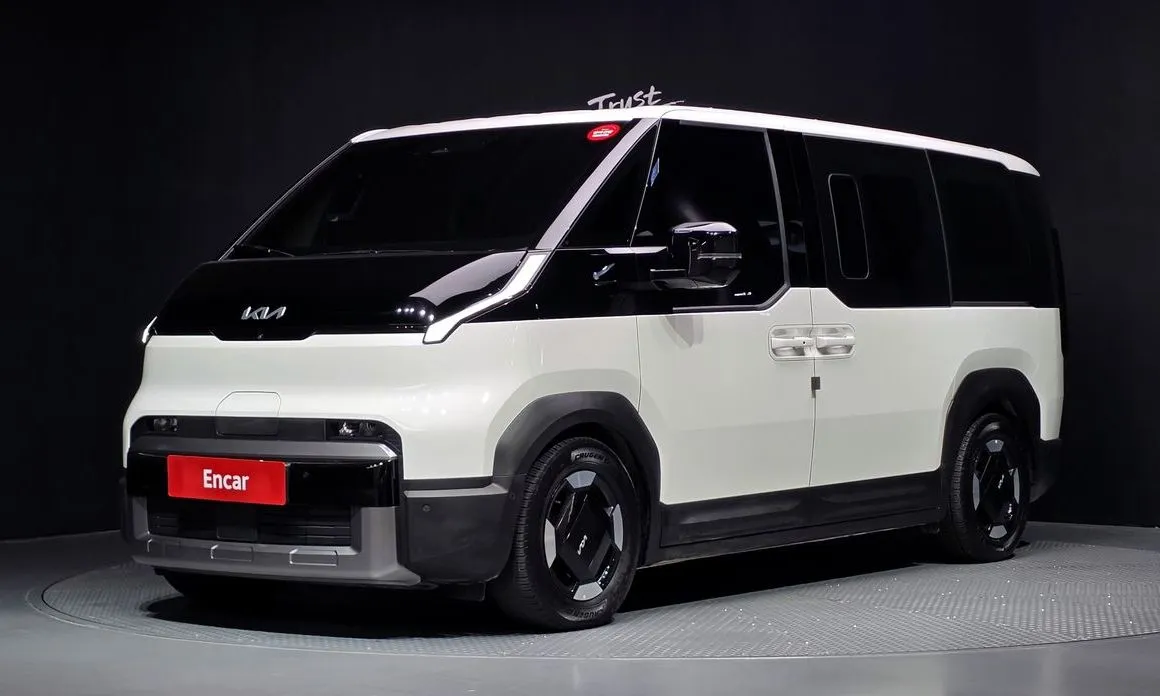 Kia PV5 — фото 1