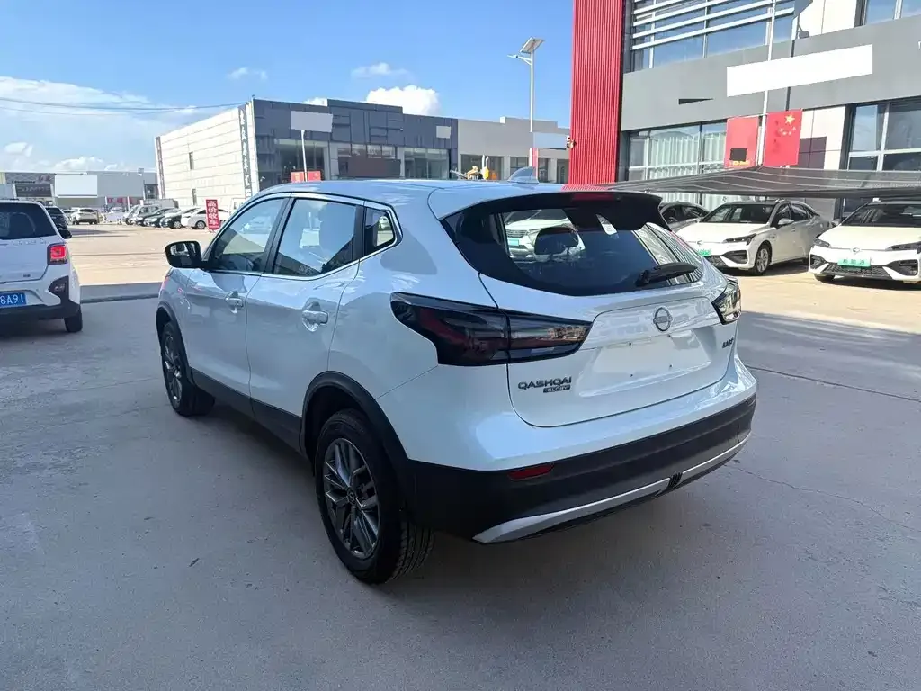 Nissan Qashqai — фото 6
