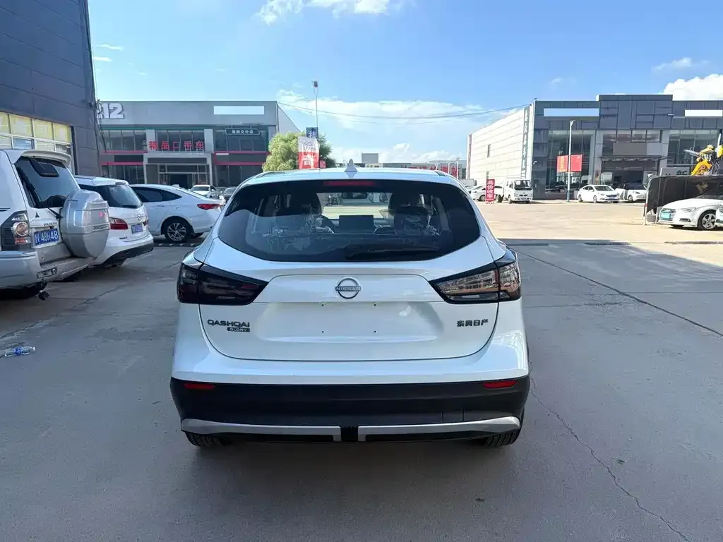 Nissan Qashqai — фото 5