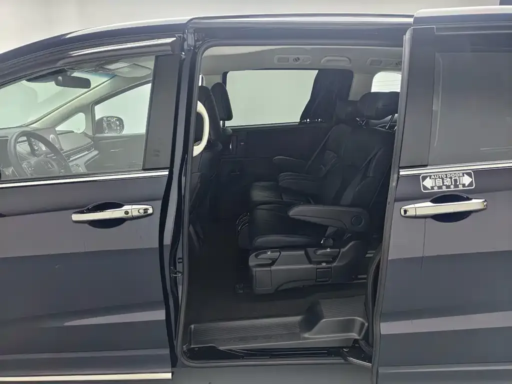 Honda Odyssey — фото 10