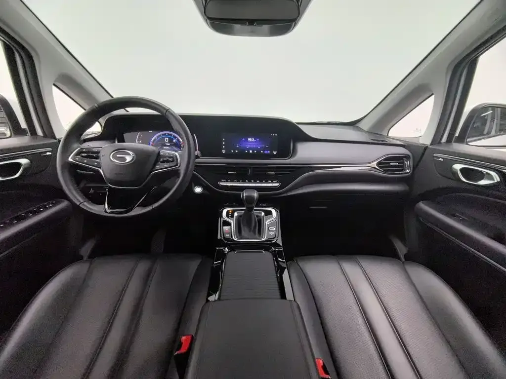 GAC Motor Trumpchi M6 — фото 9