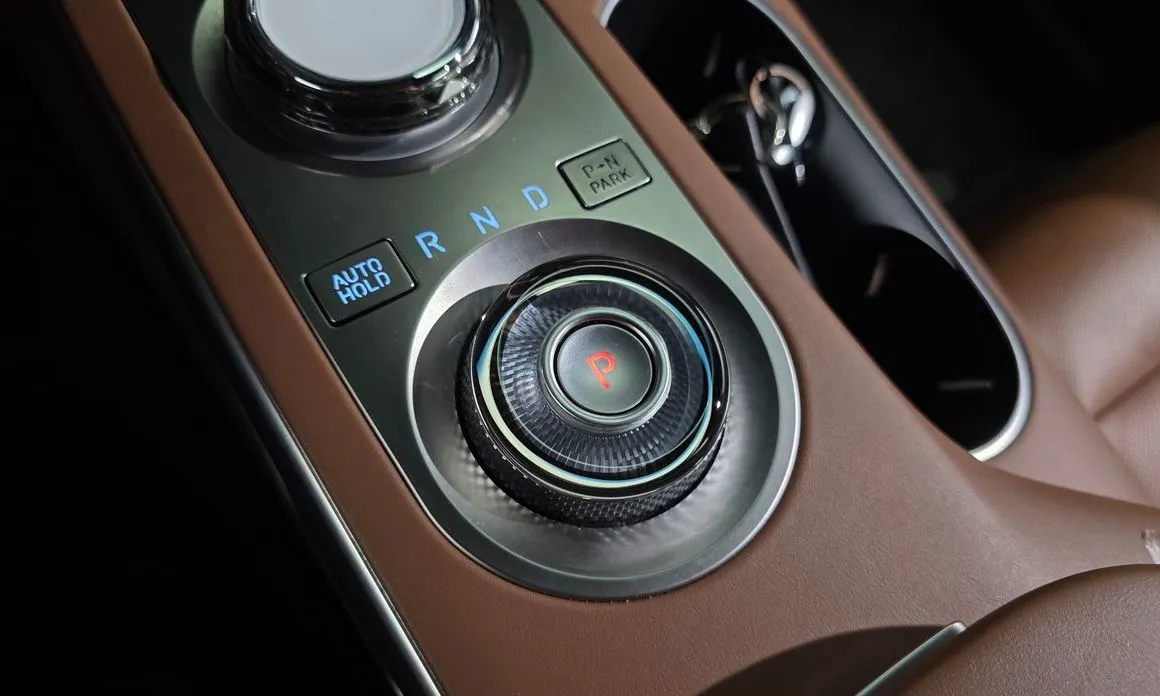 Genesis GV70 — фото 10
