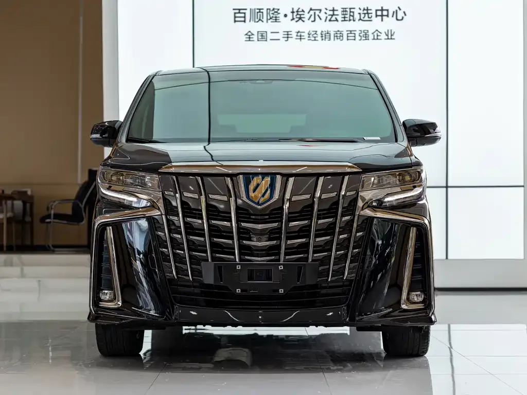 Toyota Alphard — фото 8