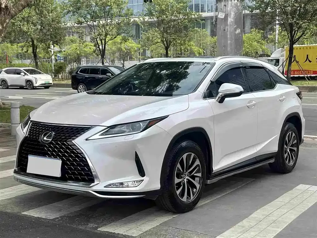 Lexus RX — фото 1