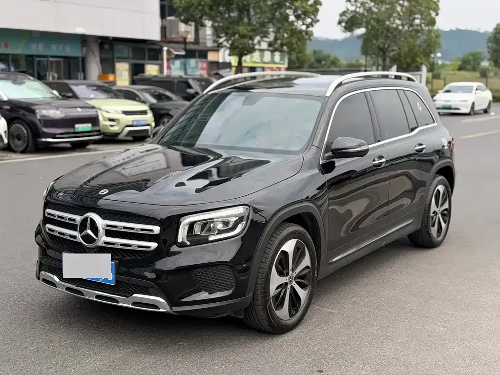 Mercedes-Benz GLB — фото 1