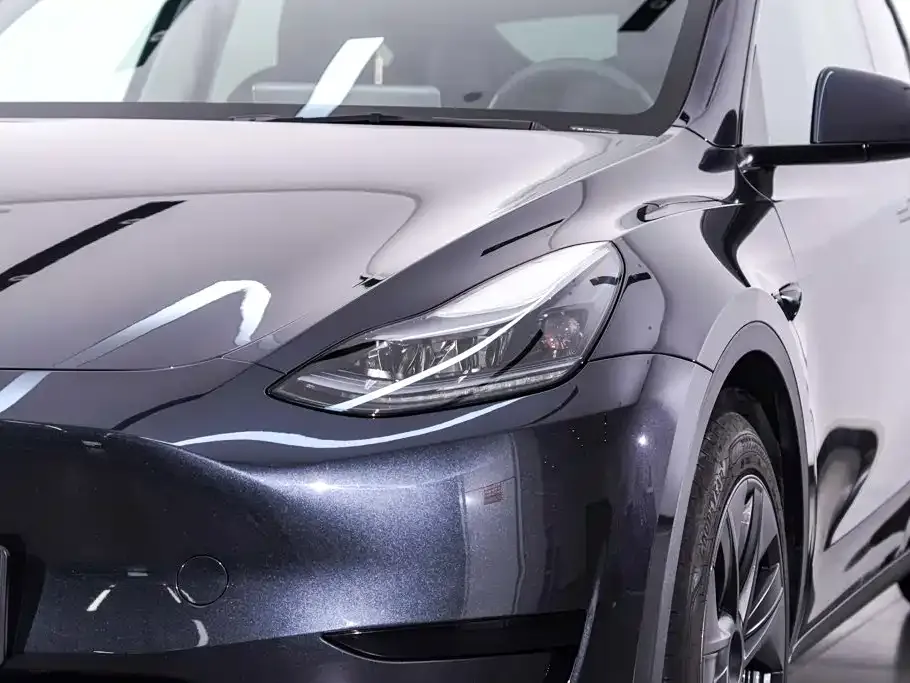 Tesla Model Y — фото 5
