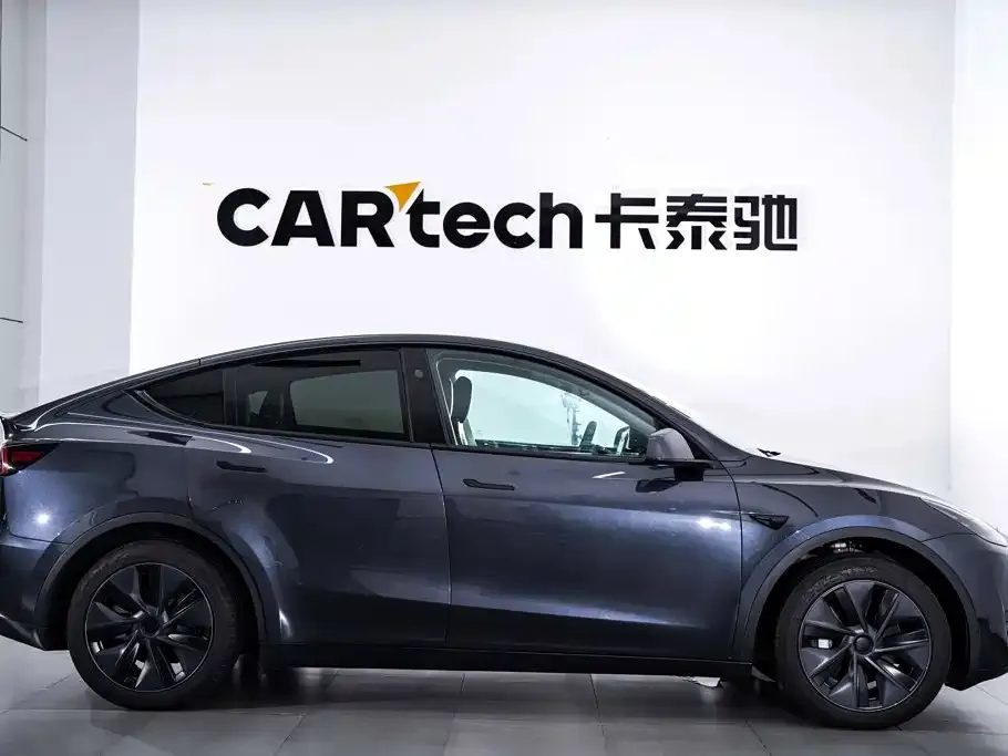 Tesla Model Y — фото 9