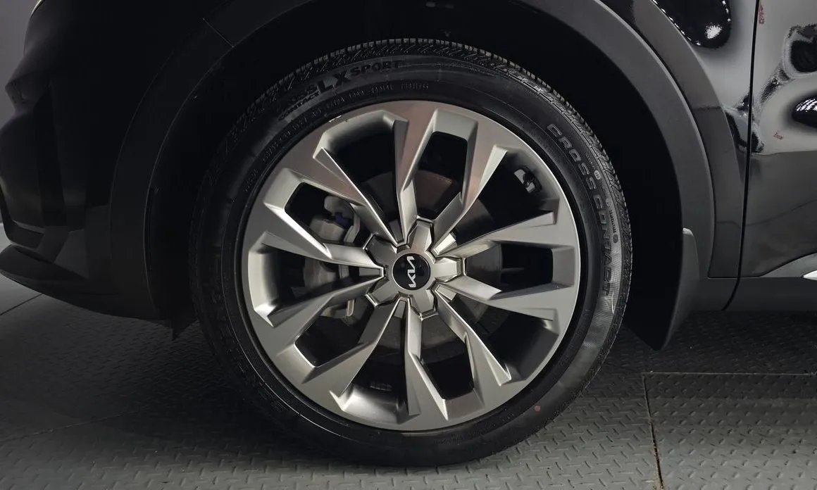 Kia Sorento — фото 7