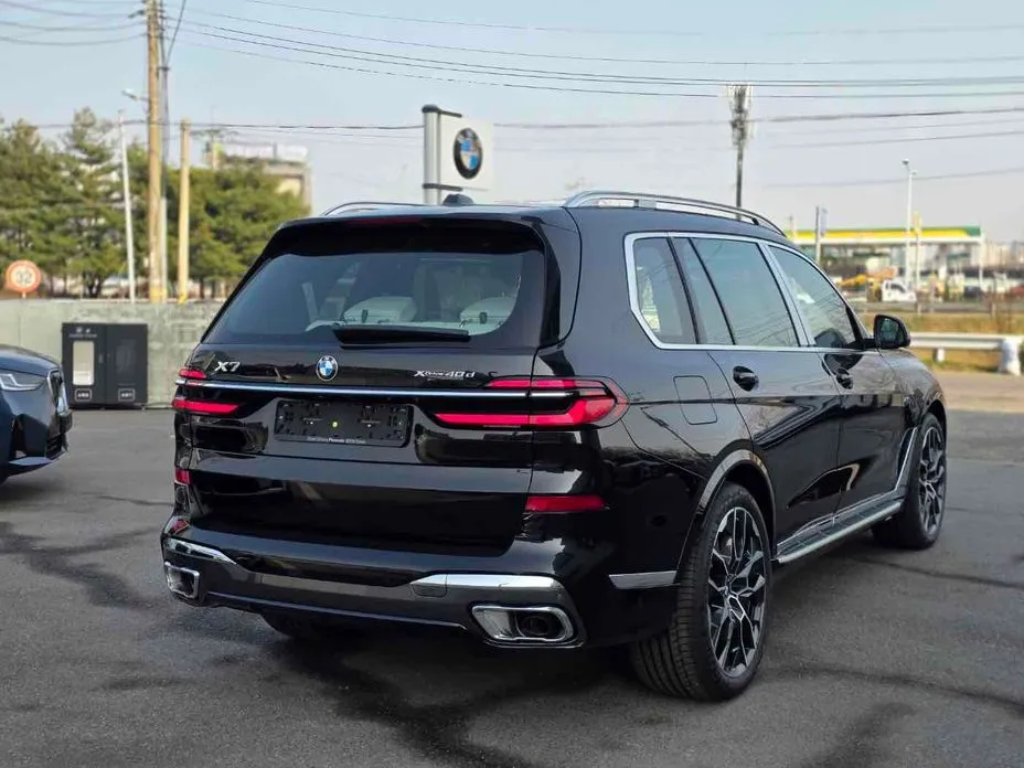 BMW X7 — фото 7