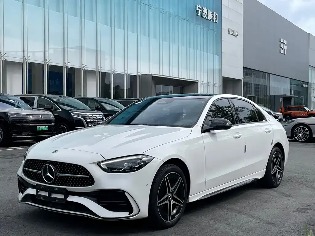 Mercedes-Benz C-Class — фото 1
