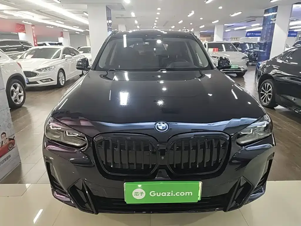 BMW iX3 — фото 10