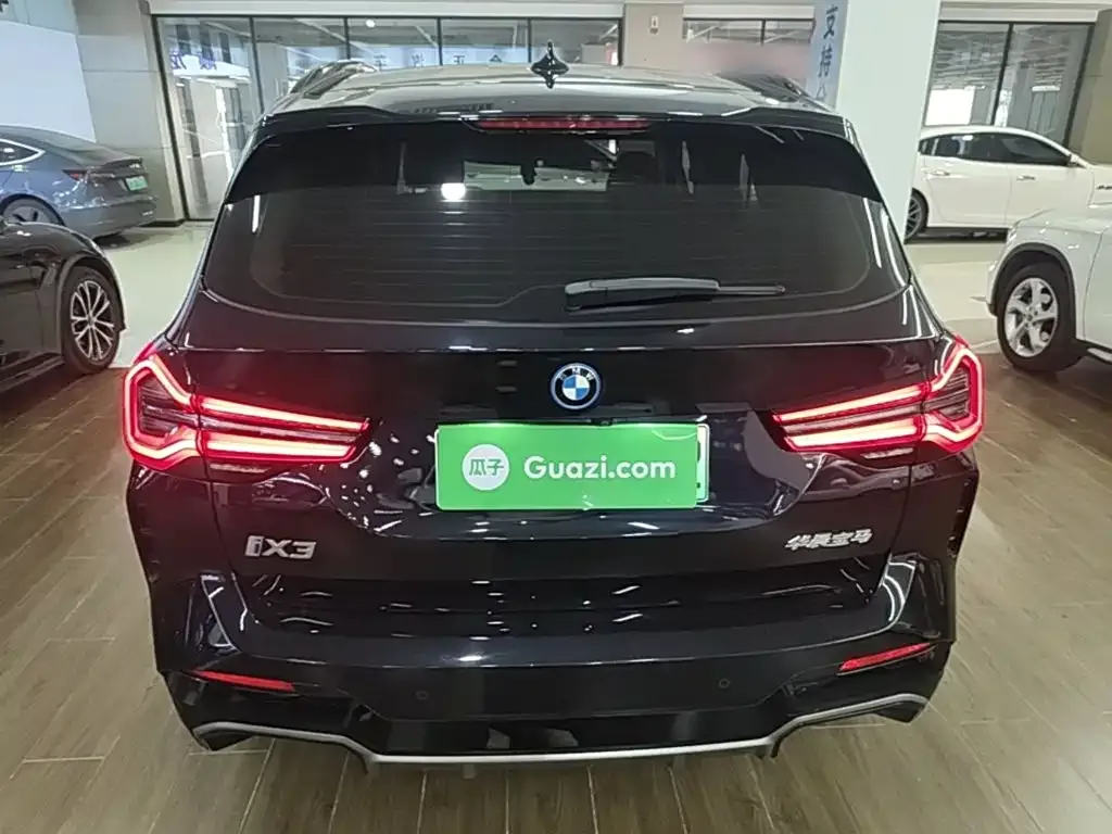 BMW iX3 — фото 4