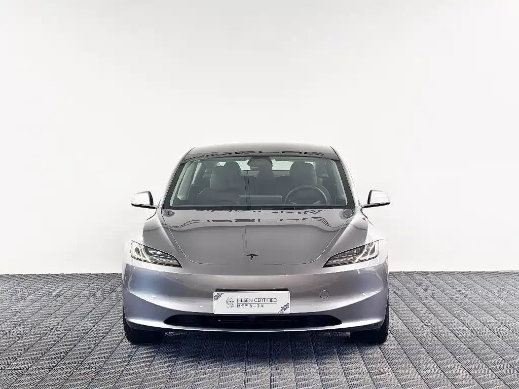 Tesla Model 3 — фото 7