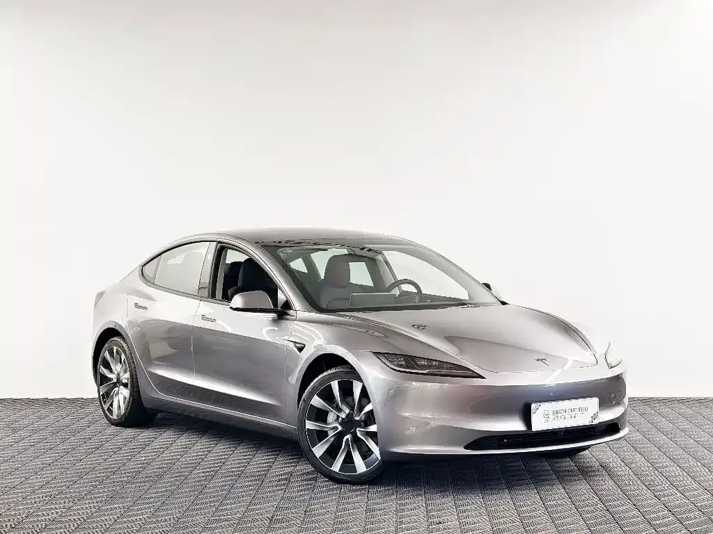 Tesla Model 3 — фото 4