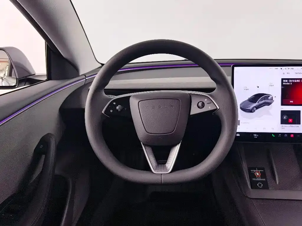 Tesla Model 3 — фото 9