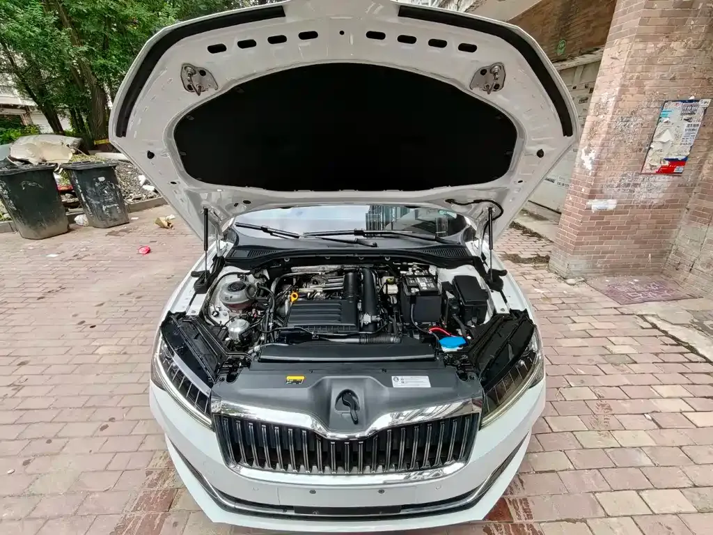 Skoda Superb — фото 9