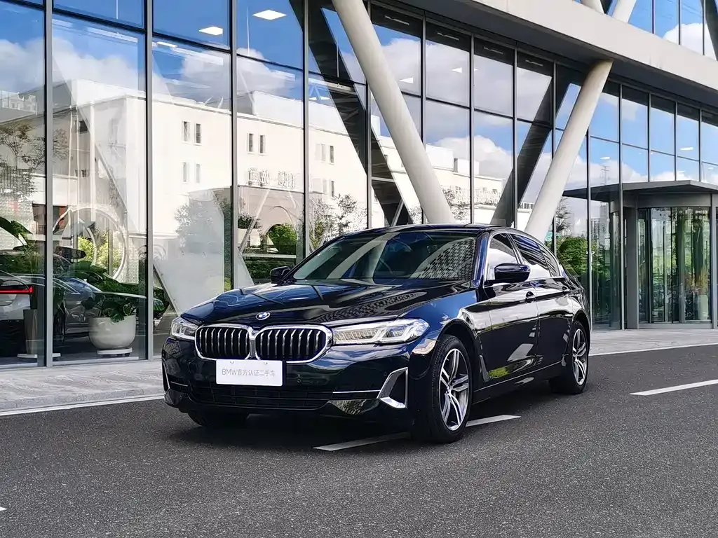BMW 5 Series — фото 1