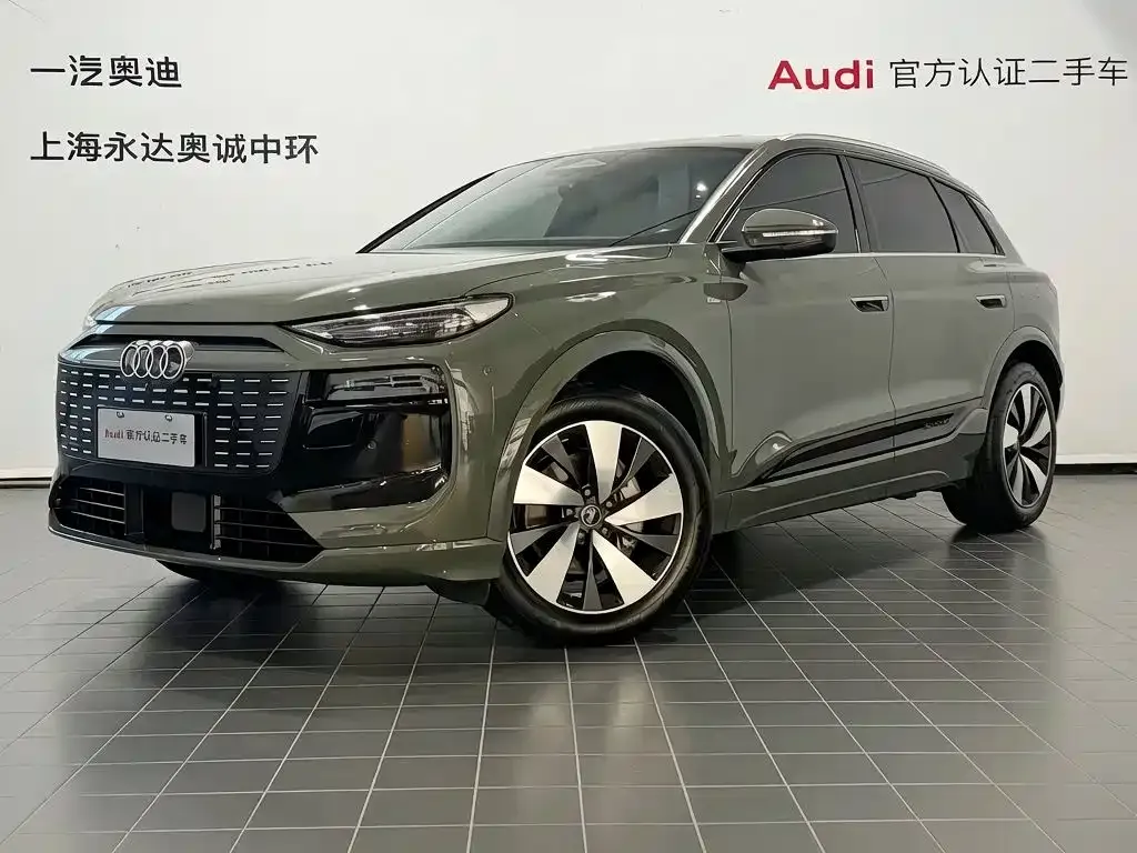 Audi Q6L e-tron — фото 1