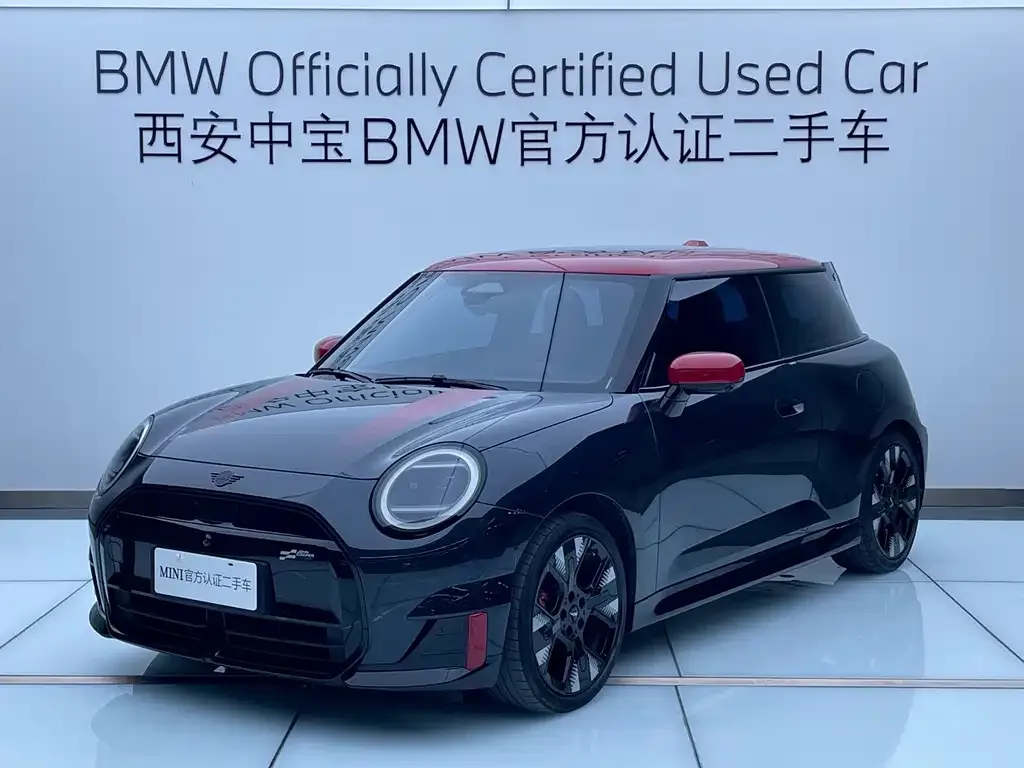 MINI MINI JCW EV — фото 1