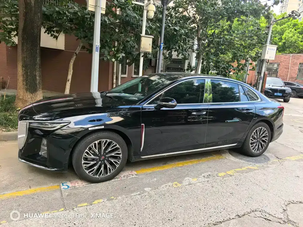 Hongqi H5 — фото 4