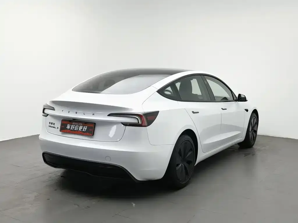 Tesla Model 3 — фото 4