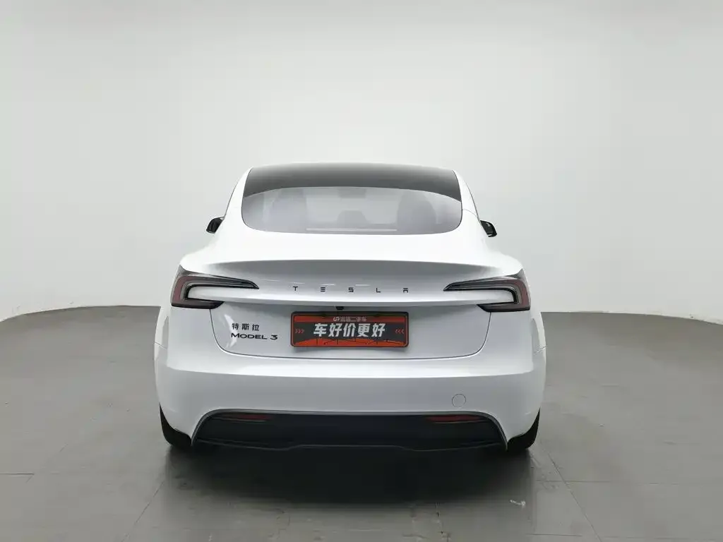 Tesla Model 3 — фото 3