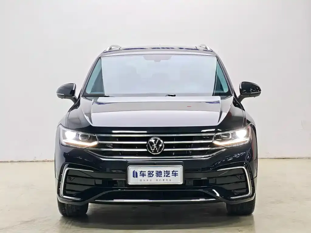 Volkswagen Tiguan L — фото 2