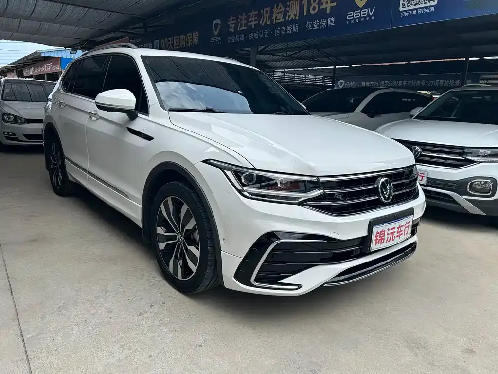 Volkswagen Tiguan L — фото 4