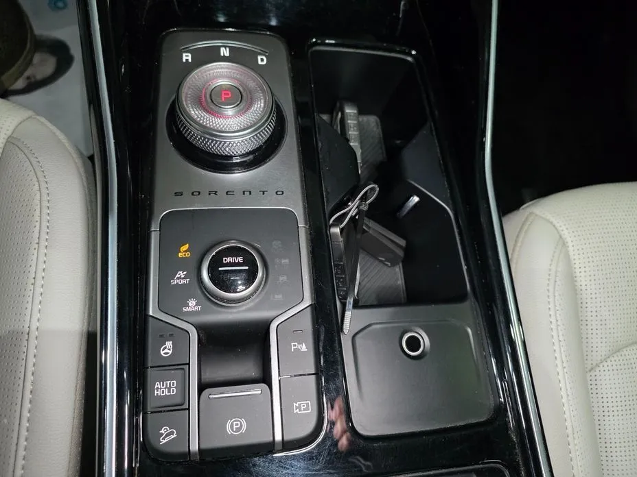 Kia Sorento — фото 5