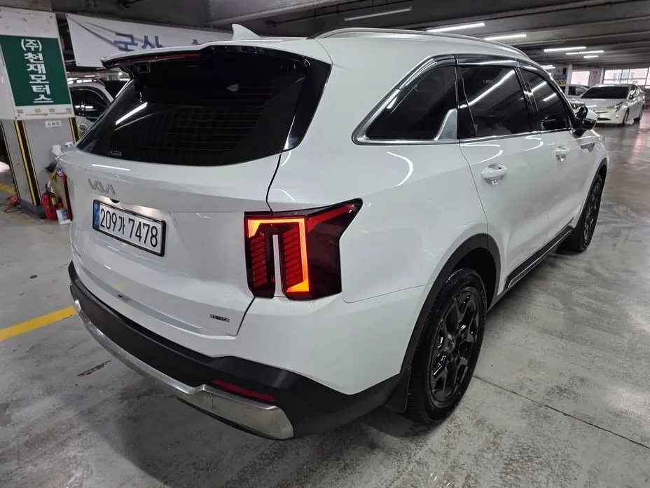 Kia Sorento — фото 8