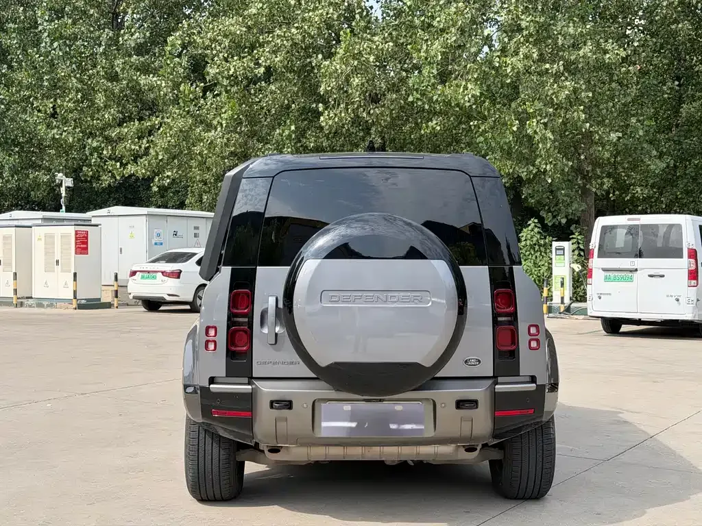 Land Rover Defender — фото 2