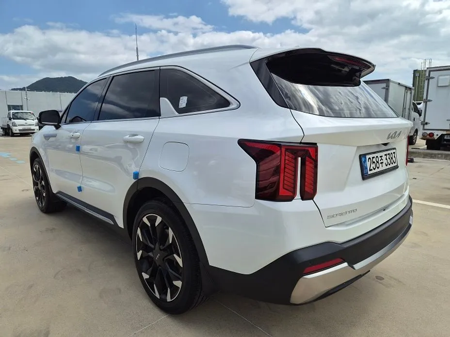 Kia Sorento — фото 9