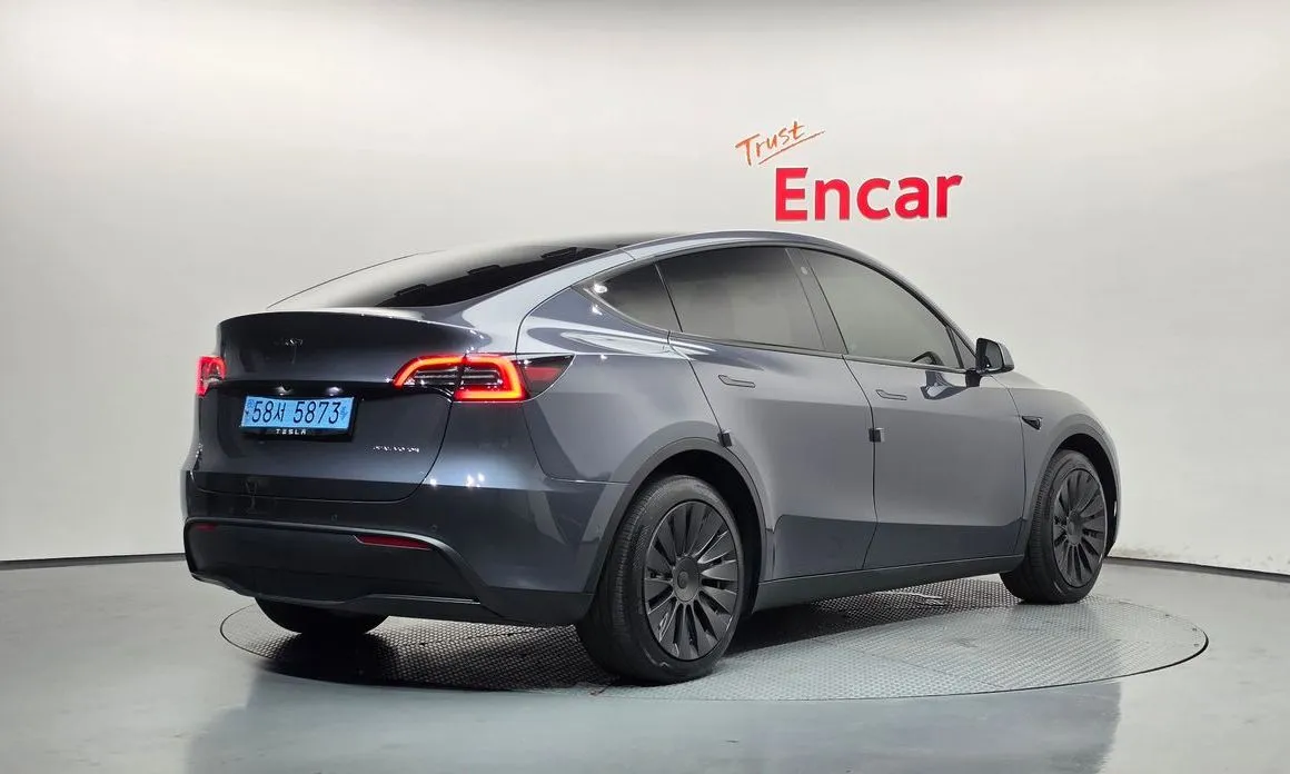 Tesla Model Y — фото 2