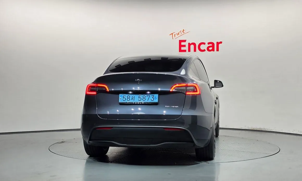 Tesla Model Y — фото 5
