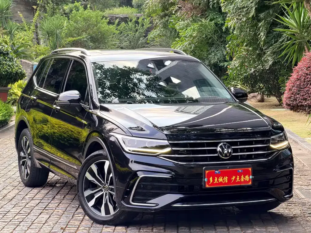 Volkswagen Tiguan L — фото 7