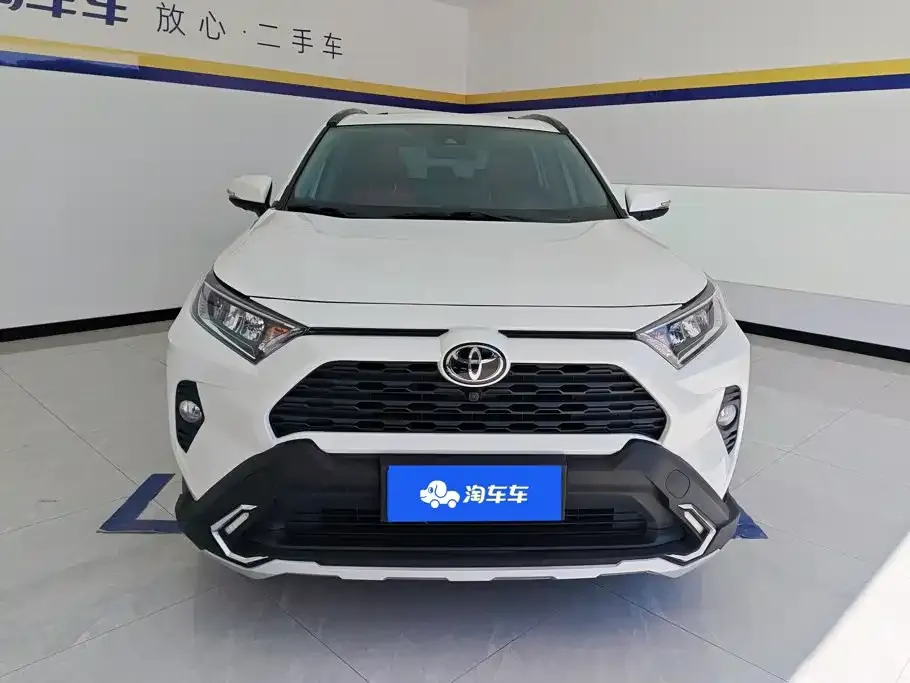 Toyota RAV4 — фото 5