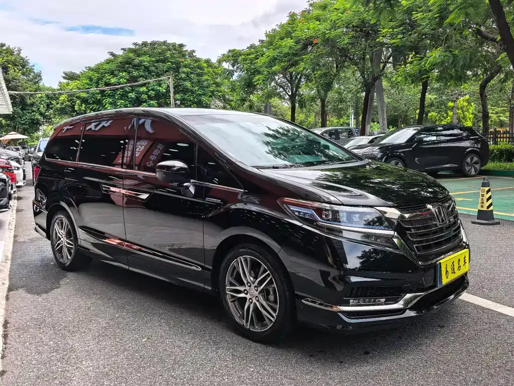 Honda Elysion — фото 10