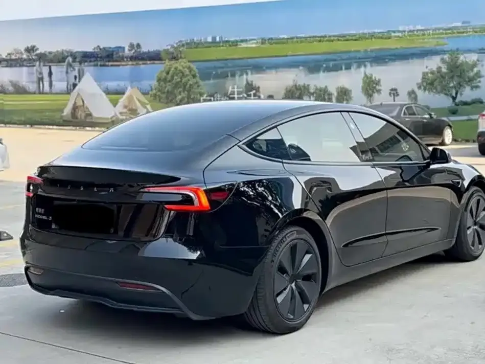 Tesla Model 3 — фото 5