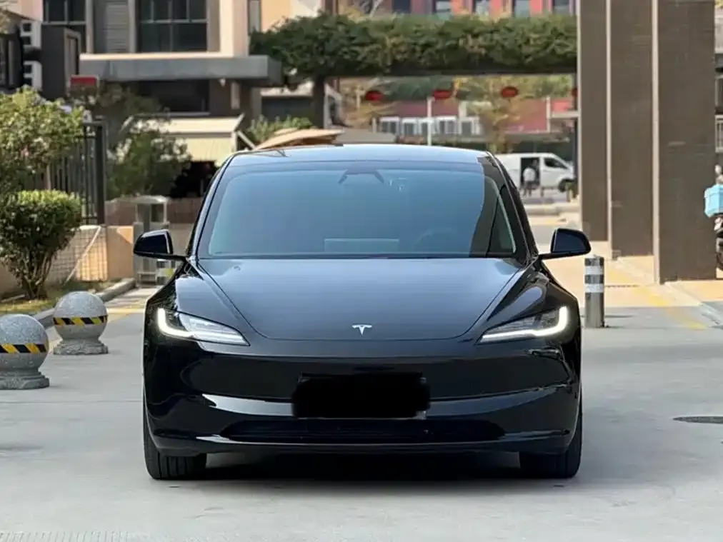 Tesla Model 3 — фото 3