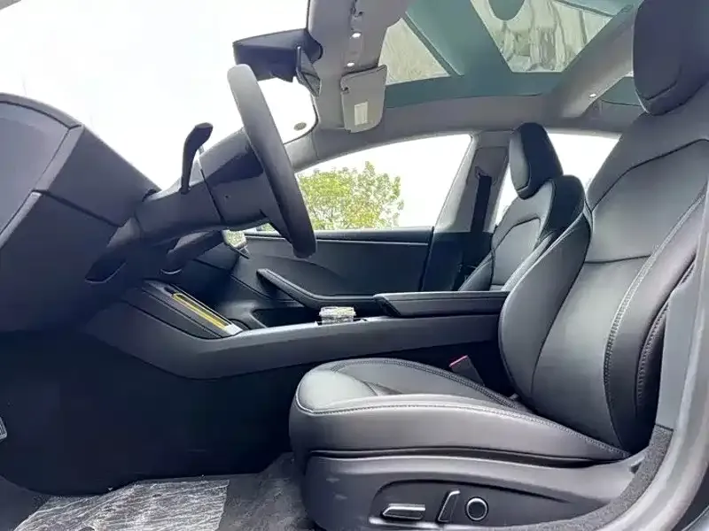Tesla Model 3 — фото 7