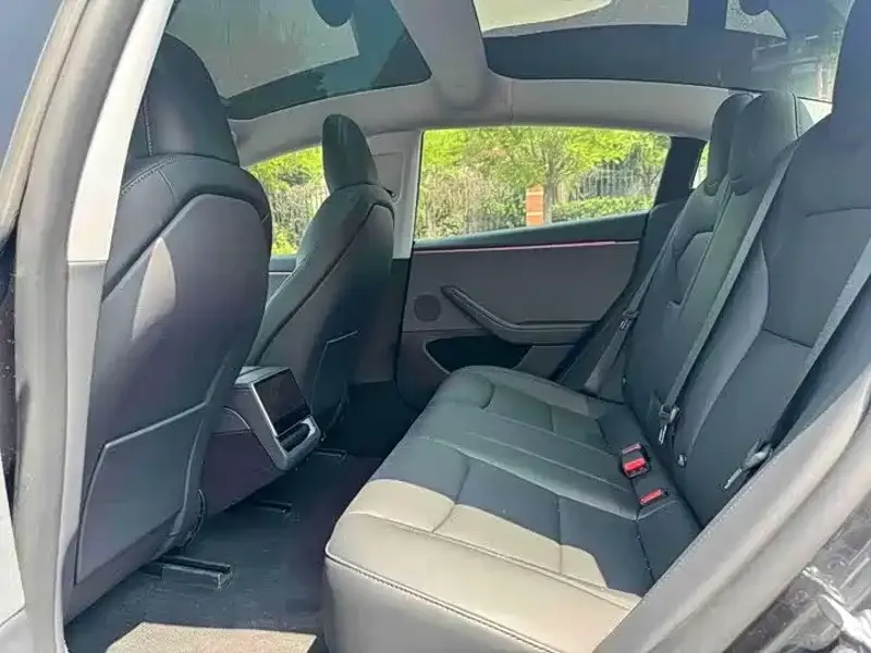 Tesla Model 3 — фото 9