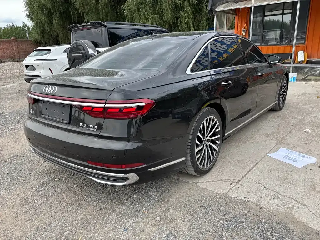 Audi A8 — фото 9