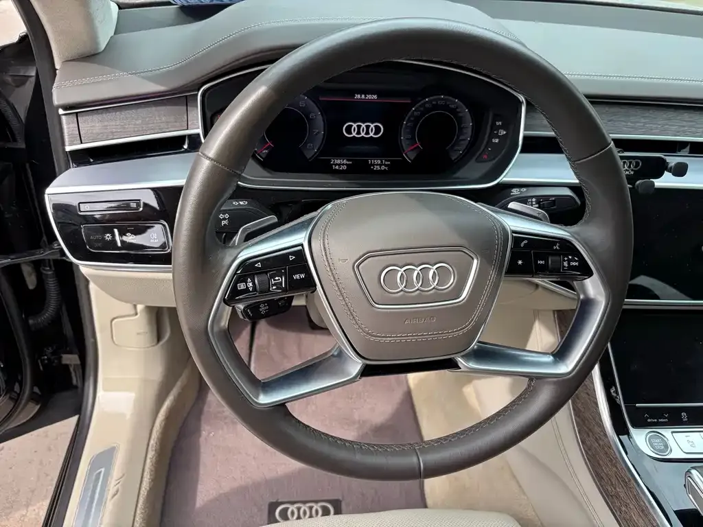 Audi A8 — фото 3
